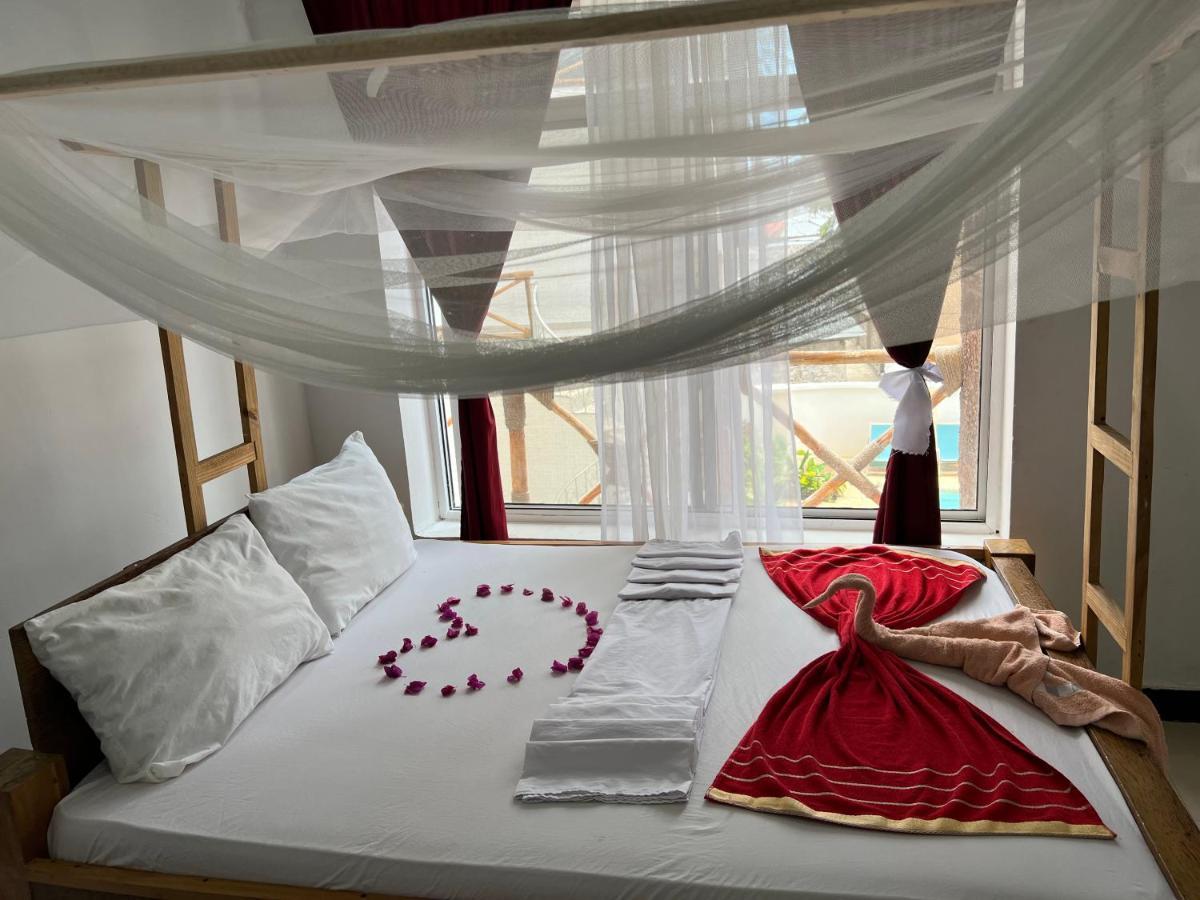 Zaina Larssons Hotell 3*